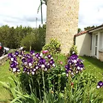 Logis Le Moulin Des Gardelles 3* Riom