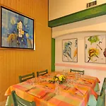 Logis Le Moulin Des Gardelles Hotel