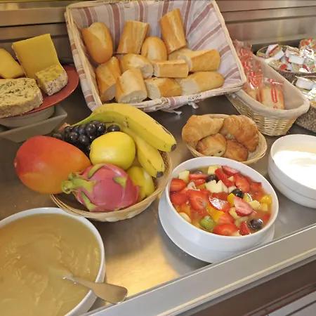 Logis Le Moulin Des Gardelles Hotel