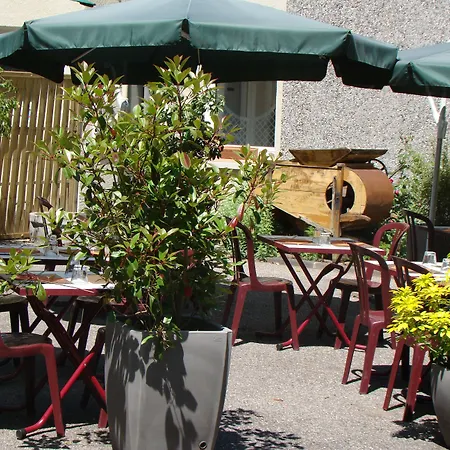 Logis Le Moulin Des Gardelles Hotel Riom