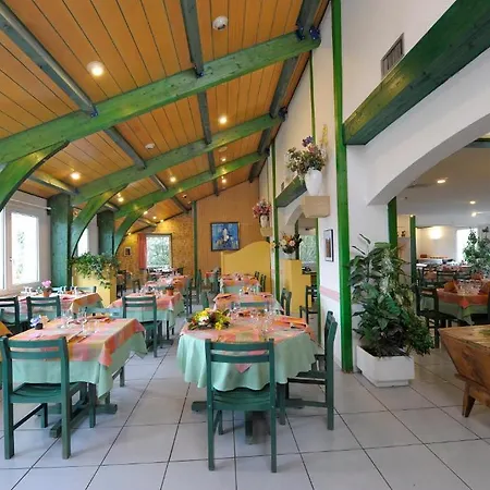 Logis Le Moulin Des Gardelles Hotel 3*