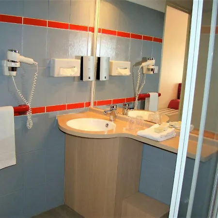 Hotel Logis Le Moulin Des Gardelles Riom