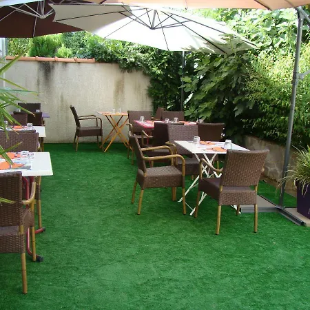 Logis Le Moulin Des Gardelles Hotel 3*